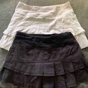 Girls 10 white and black skort